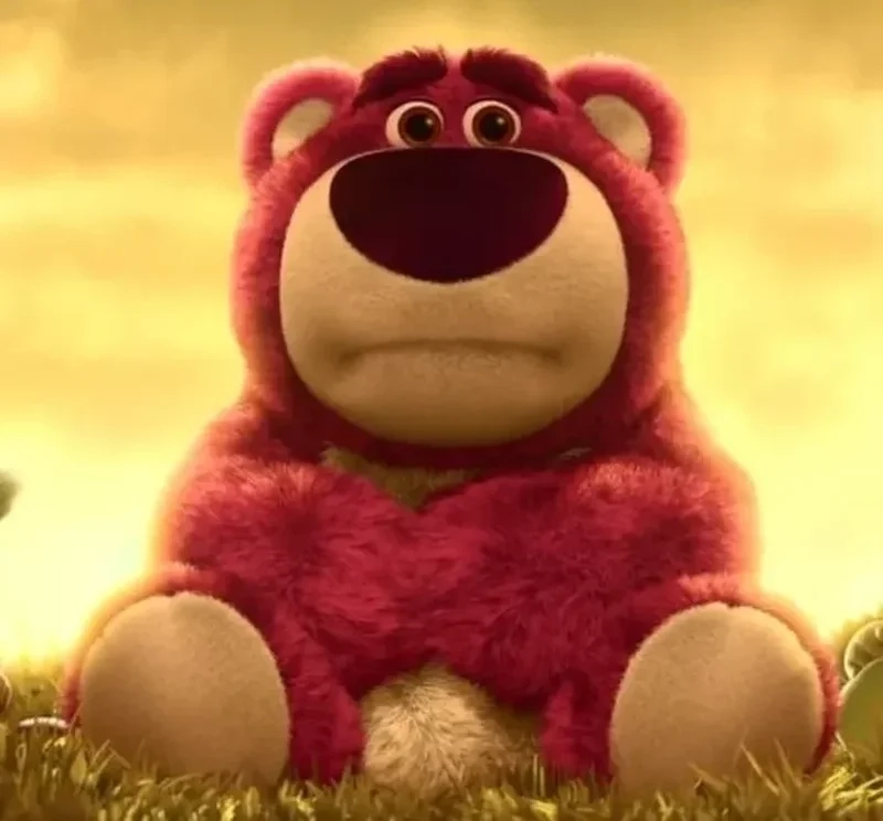 Lotso gấu dâu mềm mại, ngọt ngào, phù hợp với mọi tín đồ cute.