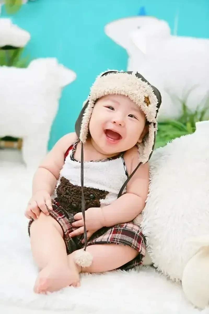 Ảnh đại diện em bé cute là lựa chọn lý tưởng để tạo ấn tượng mạnh mẽ với bạn bè.