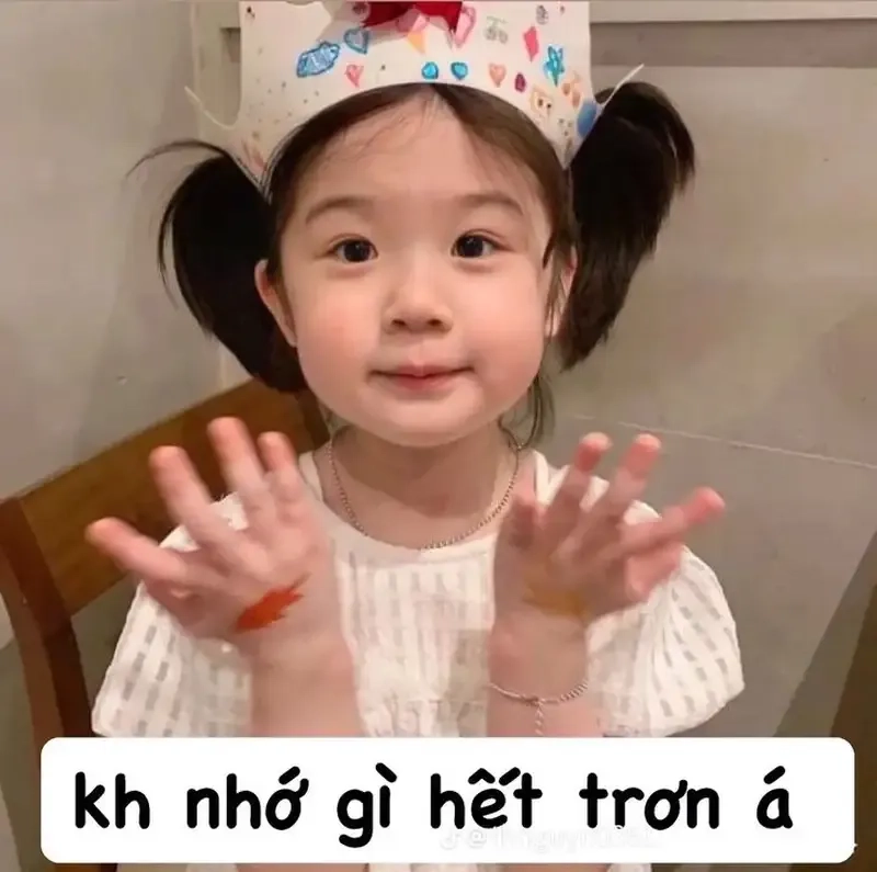 Những khoảnh khắc em bé dễ thương meme không chỉ ngộ nghĩnh mà còn làm cho tâm trạng bạn tươi mới hơn.