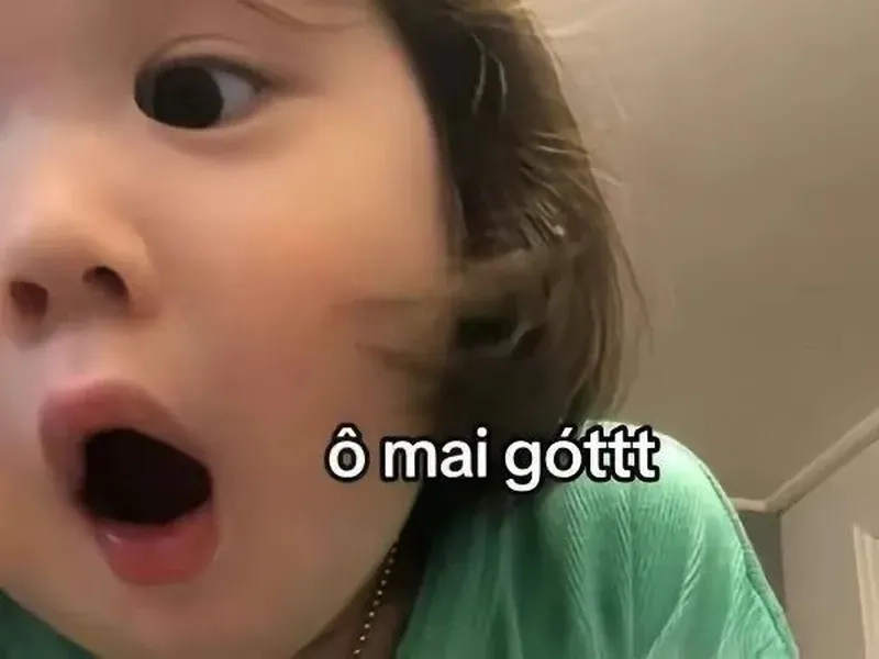 Meme em bé cute hài hước cực kỳ đáng yêu, xem ngay để thư giãn!