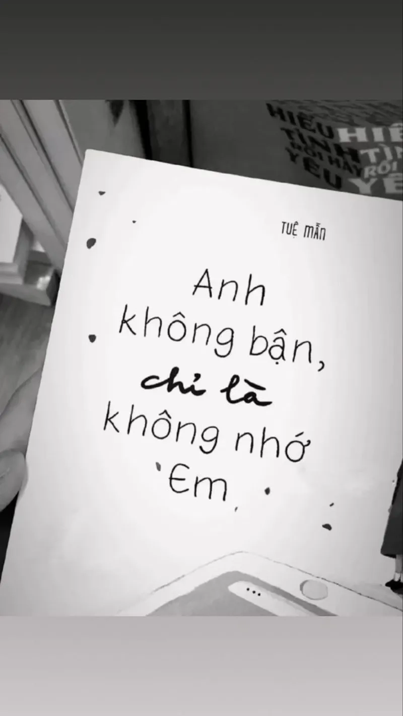 Meme anh nhớ em là hình ảnh đáng yêu để thể hiện tình cảm.