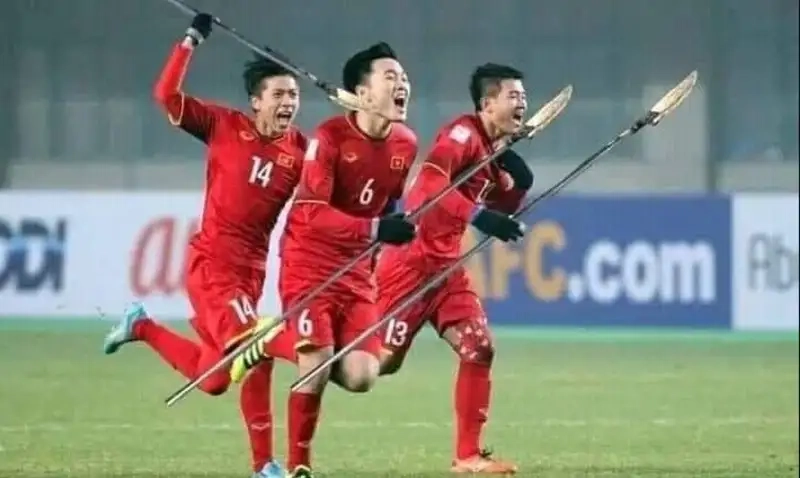 Chia sẻ mèo cầm phóng lợn meme hài hước cùng bạn bè