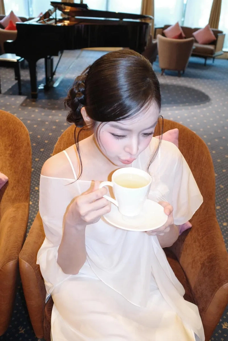 Thanh Thủy rãnh lưng đẹp quyến rũ