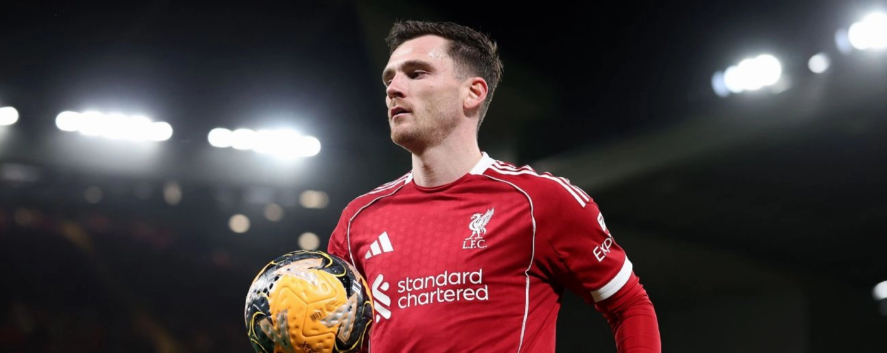 Andrew Robertson cam kết với Liverpool
