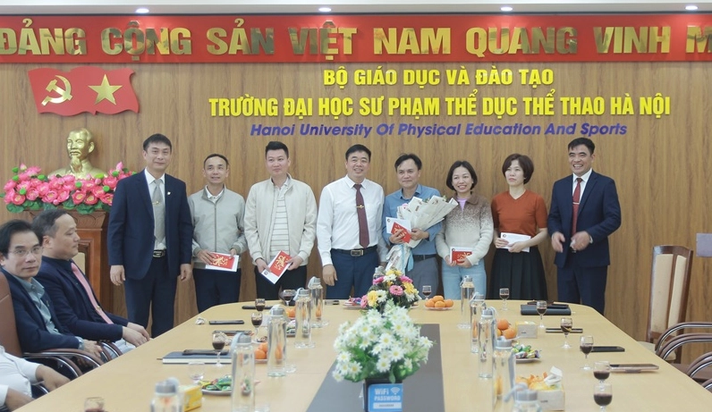 Đội ngũ y bác sĩ trong công tác chăm sóc sức khỏe thể thao Kỷ lục Ngần Ngọc Nghĩa