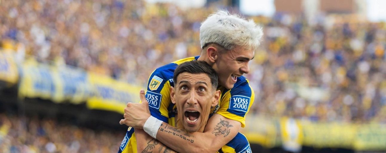 Ángel Di María nâng cao chức vô địch cùng Rosario Central