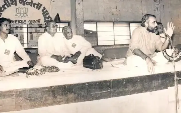 Narendra Modi chinh phục đỉnh cao lãnh đạo và phát triển