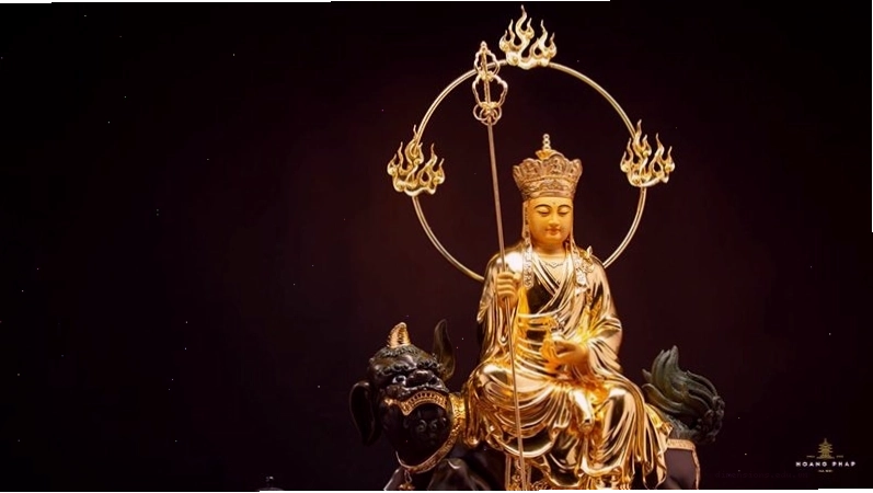 Bồ Tát Địa Tạng Vương cầm tích trượng