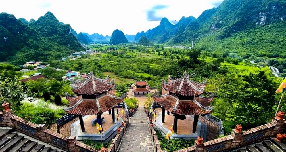 Cận cảnh các bảo tháp tại Chùa Phật Tích Trúc Lâm Bản Giốc