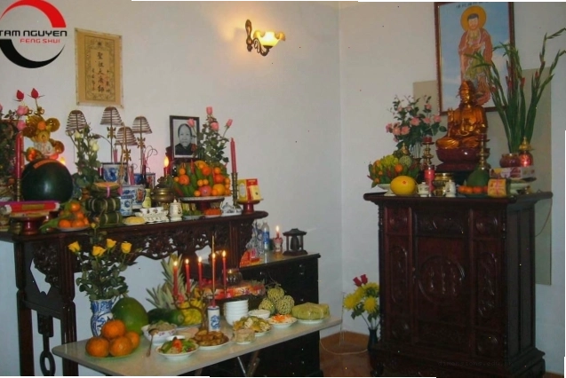 Chuẩn bị đầy đủ lễ vật cúng chuyển bàn thờ gia tiên