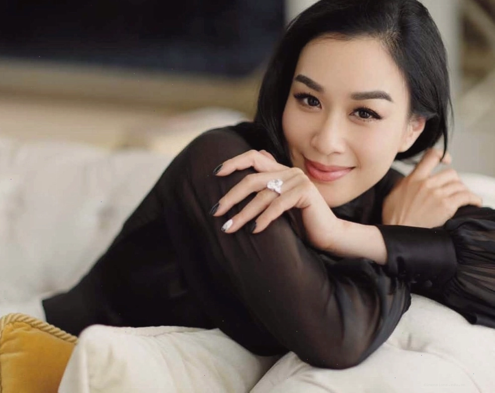 Chung Lệ Đề với vẻ đẹp gợi cảm