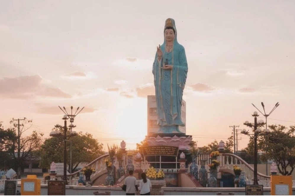 Cổng chào Quan Âm Phật Đài - Mẹ Nam Hải Bạc Liêu