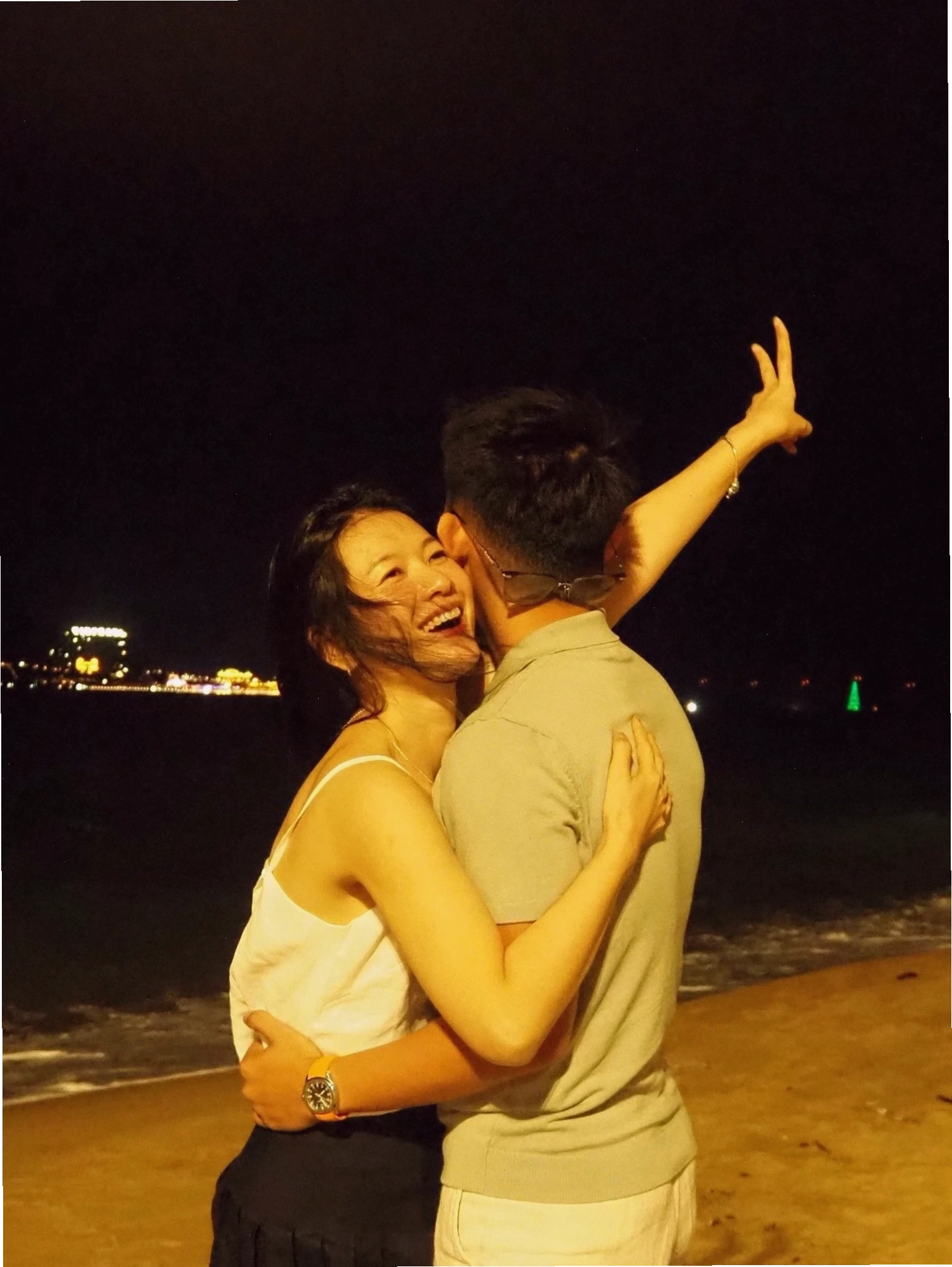 Diễn viên Oanh Kiều khoe vẻ đẹp dịu dàng và quyến rũ
