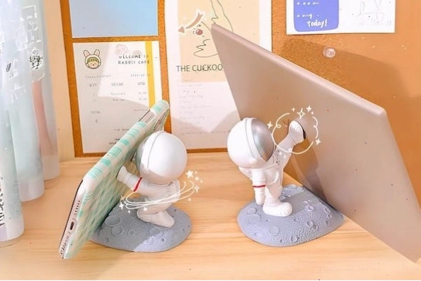 Giá đỡ điện thoại decor bàn làm việc
