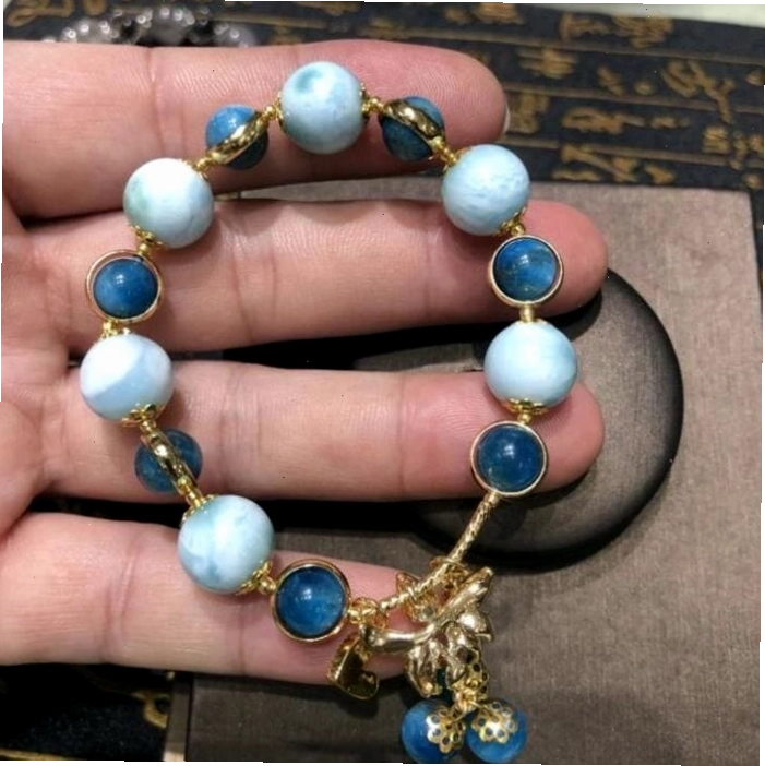 Không cho người khác chạm vào vòng phong thủy