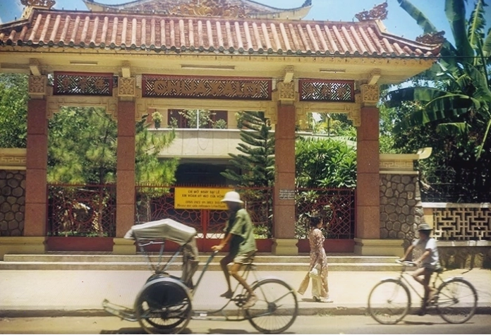Không gian trang nghiêm bên trong Chùa Xá Lợi