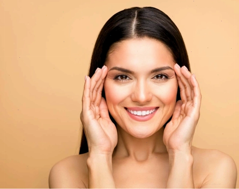 Khuôn mặt thiếu cân đối do thái dương lõm