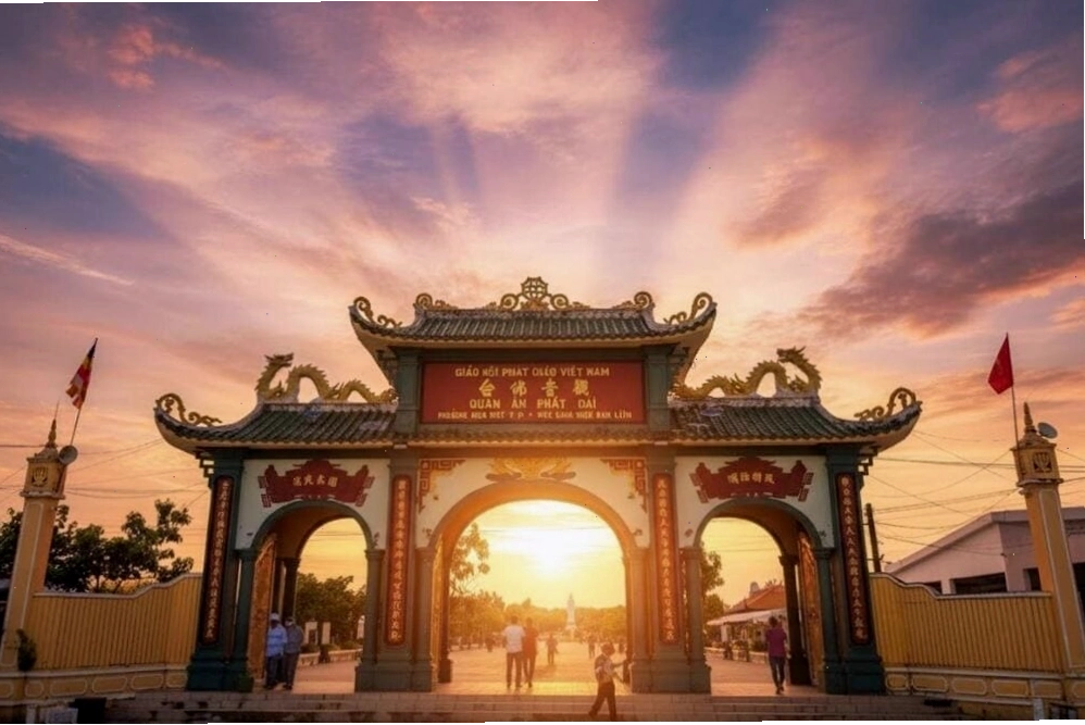 Kiến trúc Cổng Tam Quan tại Quan Âm Phật Đài