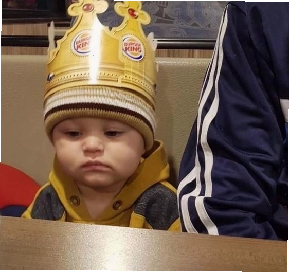 Meme em bé buồn chán
