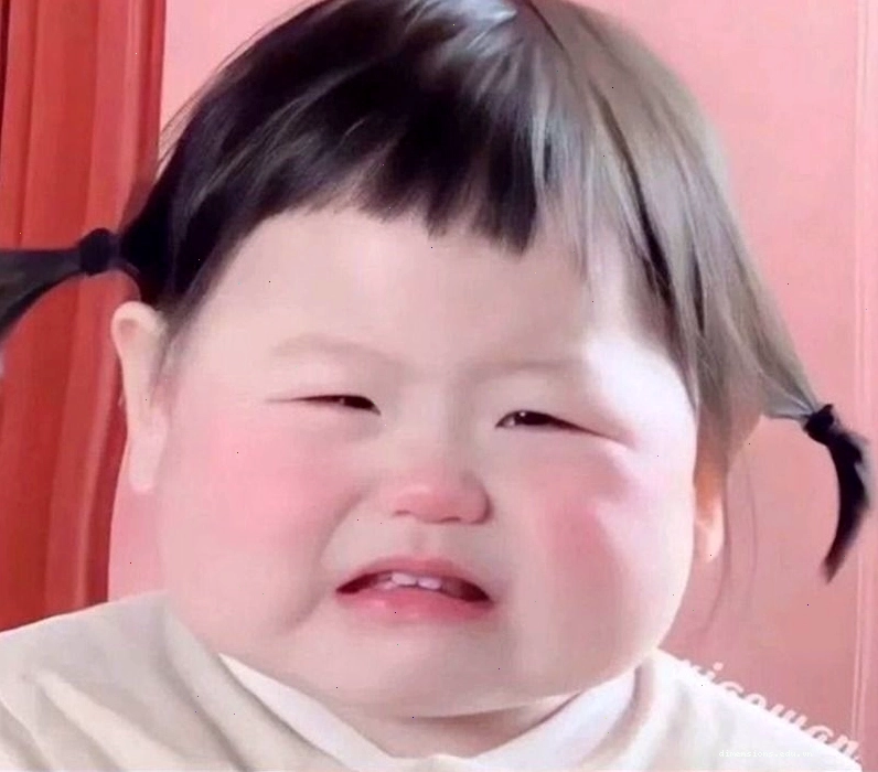 Meme em bé khóc thể hiện sự buồn bã