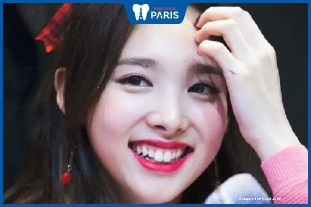 Phụ nữ có răng nhọn, đều đẹp thường thông minh và sôi nổi