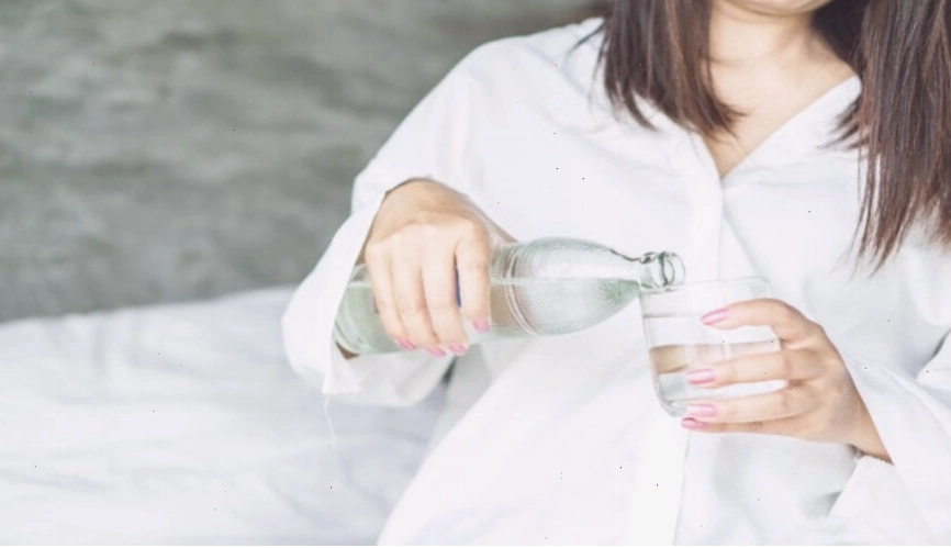 Thiếu nước là yếu tố thúc đẩy quá trình lão hóa da và hình thành nếp nhăn