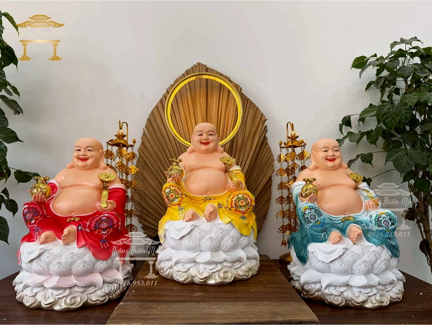 Tôn tượng Phật Di Lặc với nụ cười phúc hậu và thân hình đầy đặn