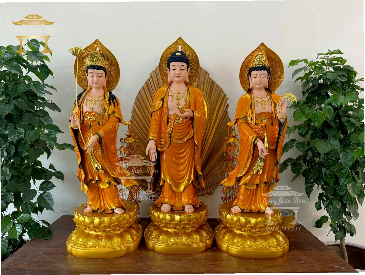 Tôn tượng Tây Phương Tam Thánh được thờ phụng