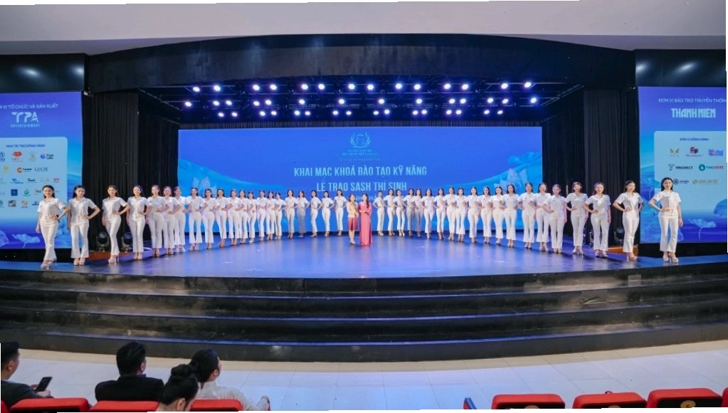 Top 46 thí sinh Hoa hậu Sinh viên Hòa bình Việt Nam bước vào nhà chung