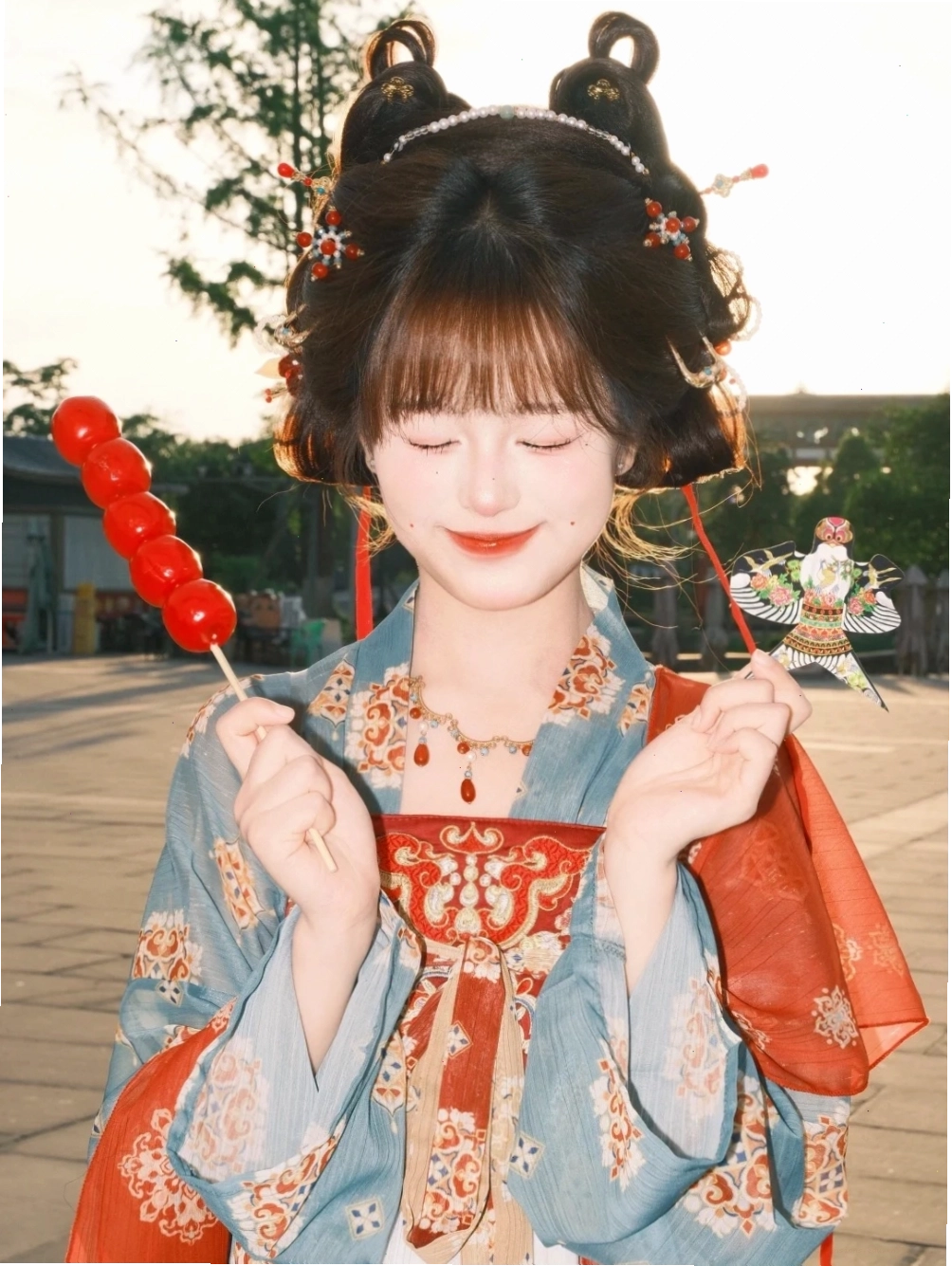 Trang phục cosplay bắt mắt, thu hút mọi ánh nhìn