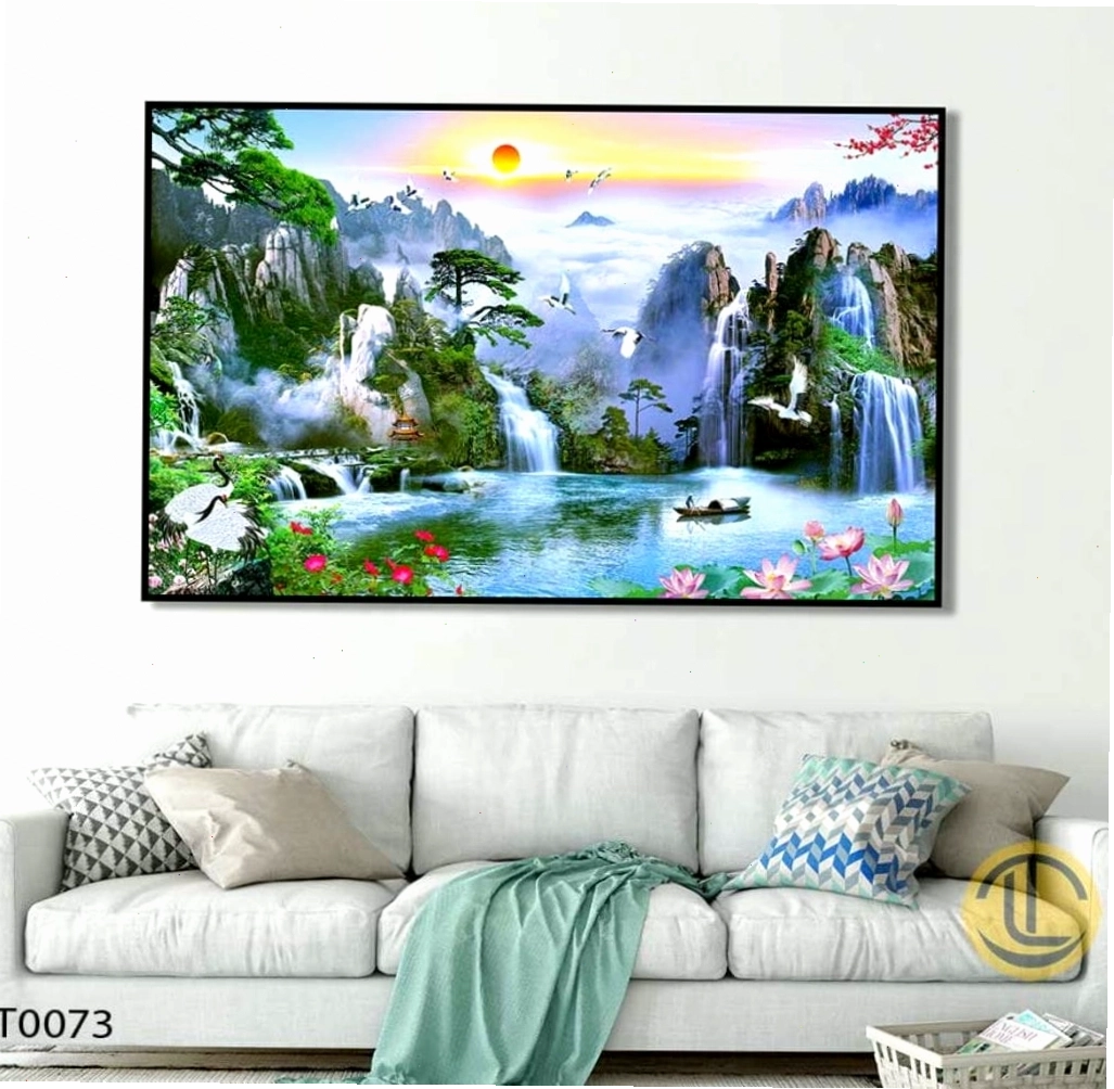 Tranh thác nước treo tường phòng khách tạo điểm nhấn tinh tế