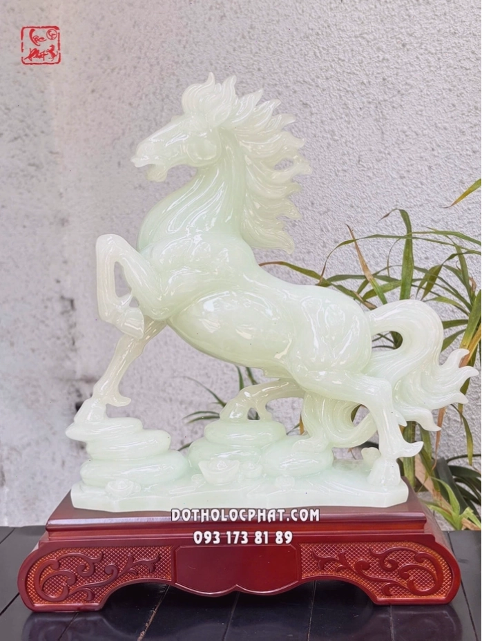 Tượng ngựa trắng phong thủy nhất mã thông dong