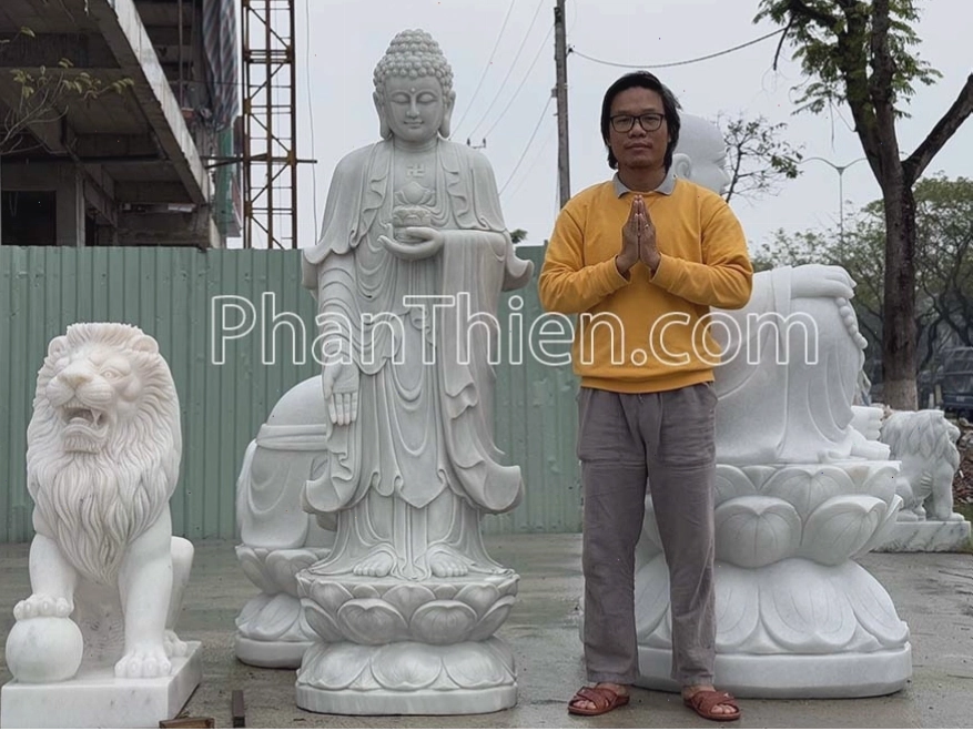 Tượng Phật A Di Đà đứng bằng đá cao 2m