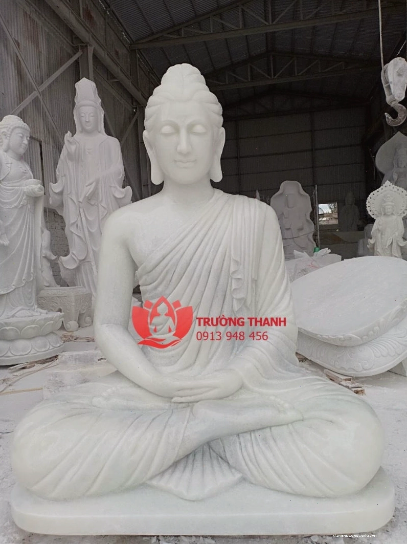 Tượng Phật A Di Đà uy nghiêm