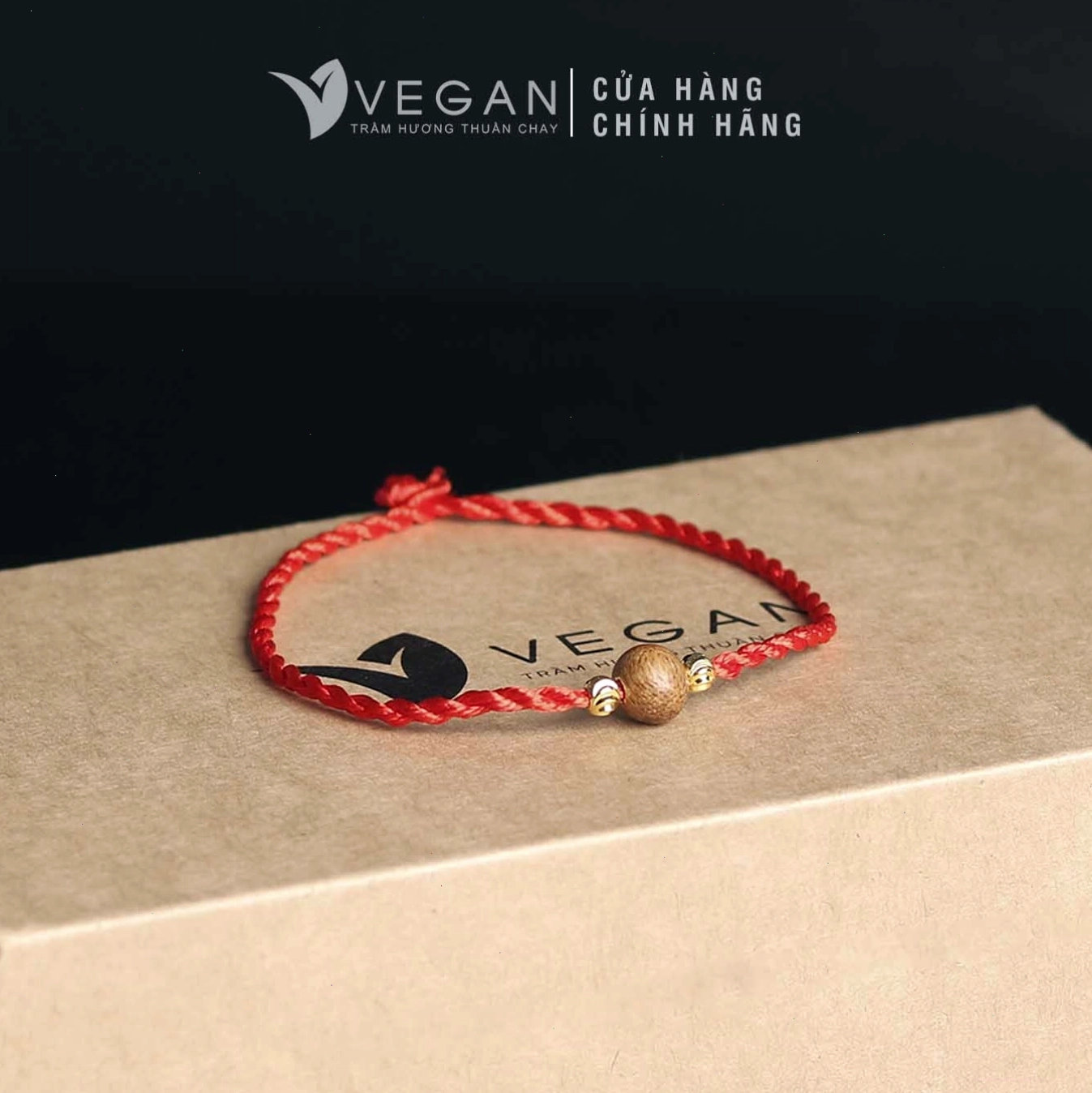Vòng tay chỉ đỏ mix hạt trầm hương vegan