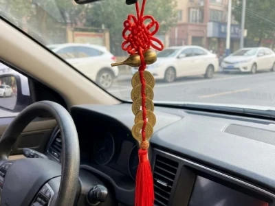 Khánh Treo Xe Ô Tô Phong Thủy: Ý Nghĩa và Lựa Chọn Hoàn Hảo